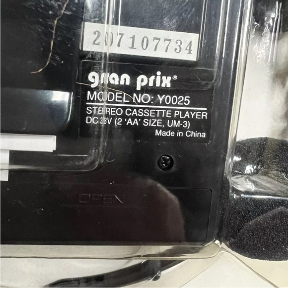 Vintage Trolls Cassette Player Gran Prix Collectible NEW - Picture 3 of 6